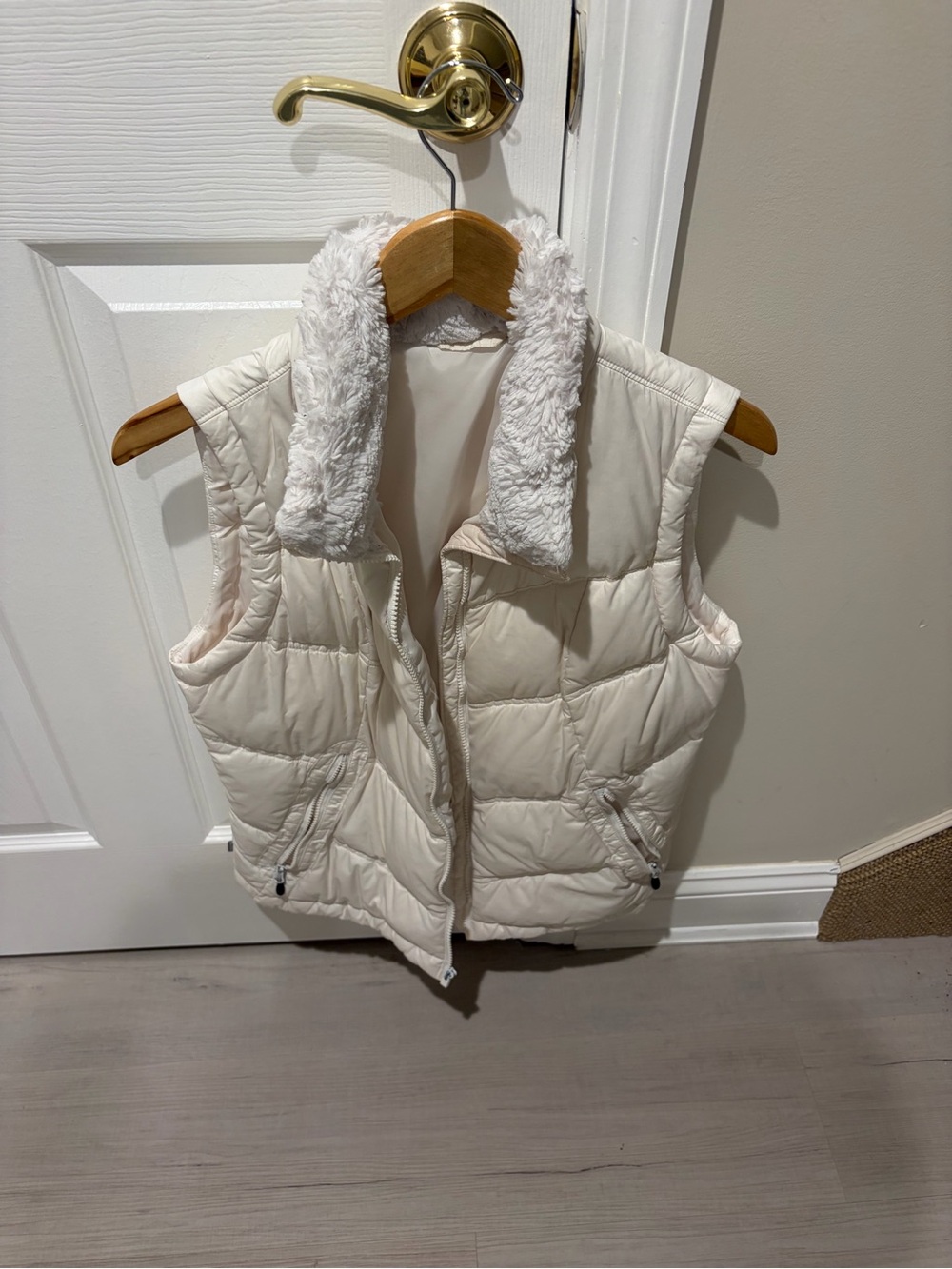 Columbia Women's Cream Quilted Vest with Sherpa Collar